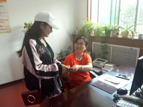 機電安裝公司“金秋助學”圓困難學子夢