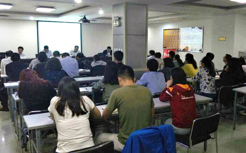 礦建二公司傳達建設集團干部大會精神