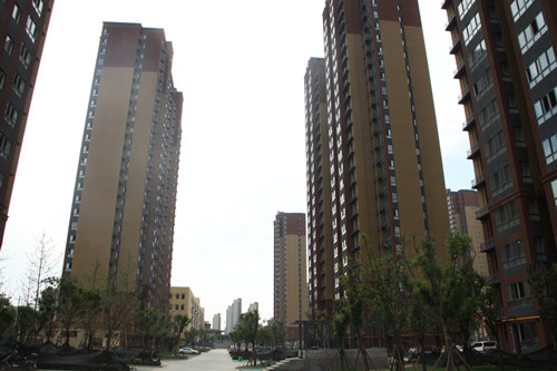 天工公司土建十一項目部承建的曲江羊頭鎮(zhèn)村安置小區(qū)1標段工程通過防雷接地、人防兩項專項驗收