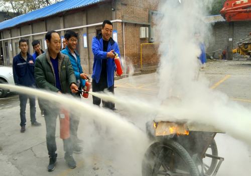 設備租賃中心多措并舉開展“百日安全”活動