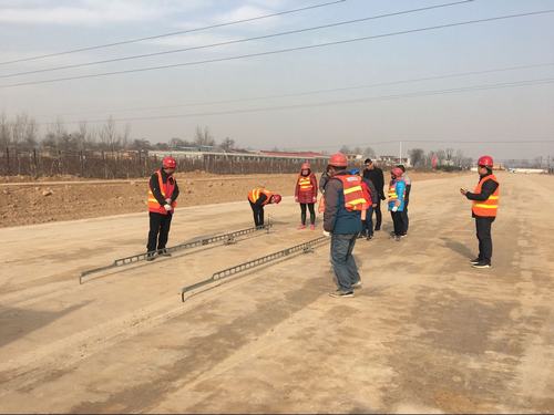 澄合分公司十五項(xiàng)目部G242大荔縣城過境段公路建設(shè)工程路基順利通過交工驗(yàn)收