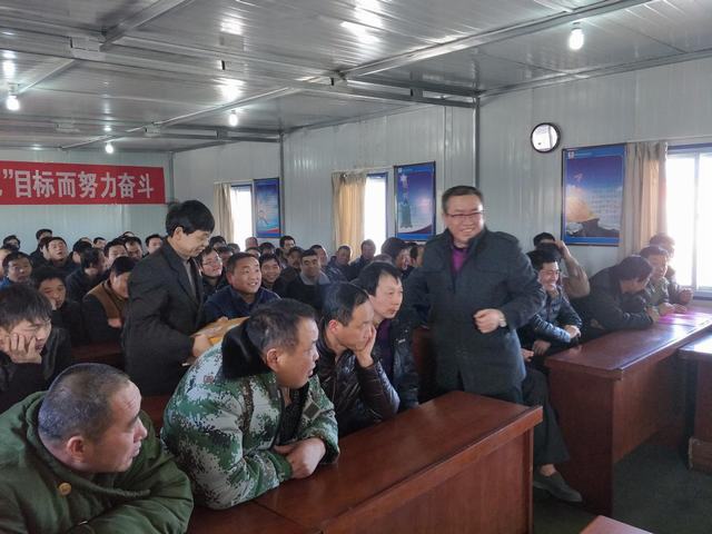 掘進(jìn)公司曹家灘項(xiàng)目部開展“百日安全”知識(shí)競賽活動(dòng)