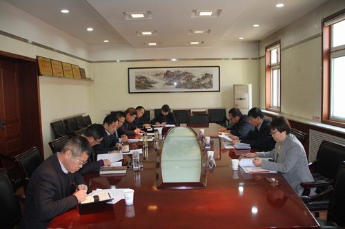 建設(shè)集團(tuán)聯(lián)合黨委副書(shū)記、紀(jì)委書(shū)記、工會(huì)負(fù)責(zé)人侯本英深入銅煤公司督導(dǎo)黨委中心組學(xué)習(xí)研討