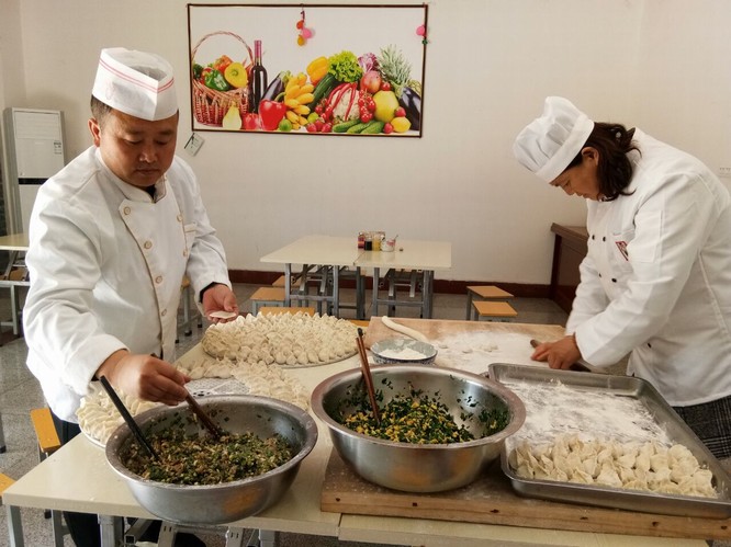 礦建三公司員工食堂精細(xì)化管理打造“放心食堂”