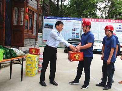 送清涼 查安全 關(guān)愛(ài)到一線
