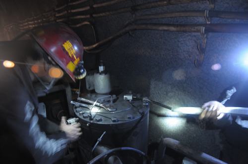 掘進(jìn)公司開展失爆專項治理確保機電設(shè)備安全可靠