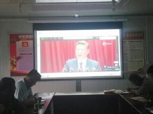 新時(shí)代 新成就《厲害了，我的國(guó)》