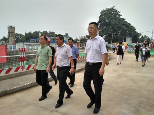 禮悅閣精品住宅小區(qū)工程治污減霾工作得到渭南市領(lǐng)導(dǎo)認(rèn)可順利通過(guò)驗(yàn)收