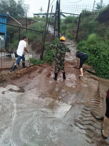 陜煤建設(shè)掘進公司：紅柳林項目部齊心協(xié)力 雨中“防汛”