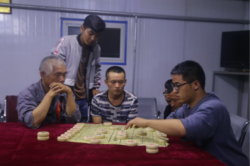 陜煤建設(shè)機(jī)電安裝公司象棋比賽走進(jìn)項目部