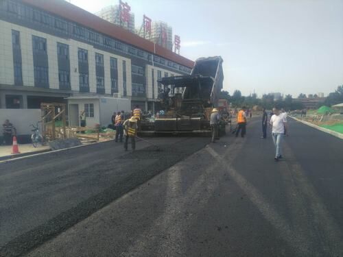 陜煤建設渭南分公司土建五部承建的濱河小學道路全線通行