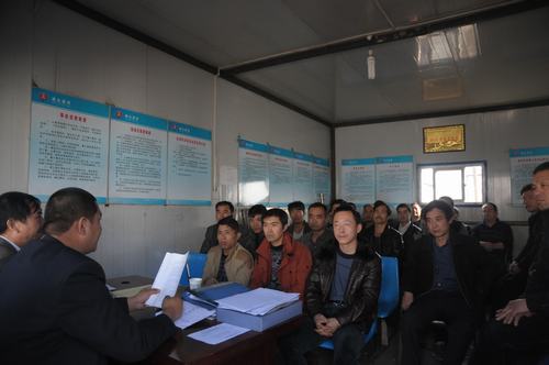 陜煤建設(shè)掘進(jìn)公司：上班前，先來一堂安全課