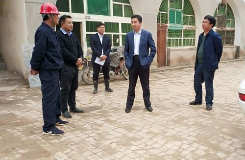 陜煤集團總經(jīng)理助理、榆林合力集團董事長范京道一行蒞臨陜煤建設天工公司承建的清澗北國棗業(yè)紅棗深加工項目視察指導工作