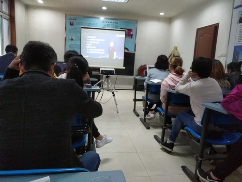 走，聽課去！