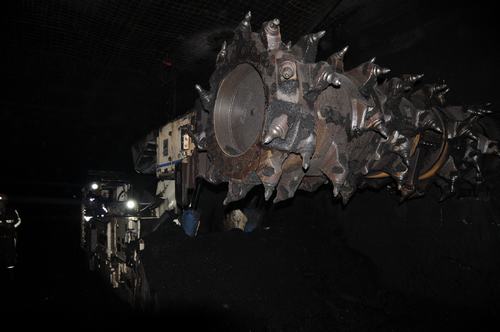 陜煤建設(shè)掘進(jìn)公司：2134.6米！“掘進(jìn)鐵軍”新記錄誕生