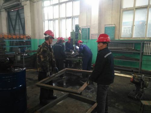 外部市場傳捷報，施工現(xiàn)場干勁足