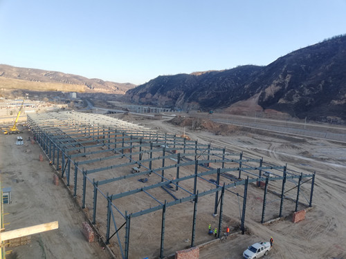 陜煤建設天工公司土建三部清澗北國棗業(yè)紅棗深加工項目干制紅棗車間工程鋼結構主體框架完工