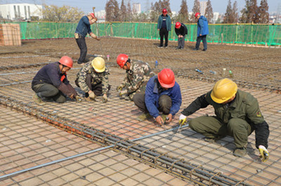 陜煤建設(shè)漢中分公司突出“三?！比Υ蚝媚昴┦展賾?zhàn)