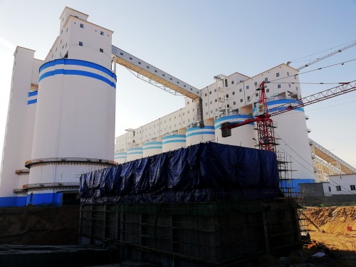 陜煤建設(shè)澄合分公司承建的小保當(dāng)選煤廠5A、5B轉(zhuǎn)載點(diǎn)工程順利封頂