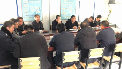 延安市子長(zhǎng)縣政府部門蒞臨陜煤建設(shè)礦建二公司車村項(xiàng)目部檢查安全工作