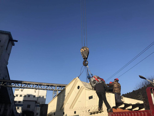 陜煤建設(shè)機(jī)電安裝公司黃陵建莊工地：“干完，大年三十回家！”