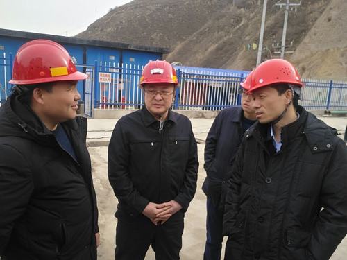 延安市副市長(zhǎng)王軍營(yíng)新年伊始蒞臨車(chē)村項(xiàng)目部調(diào)研