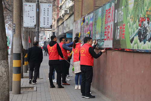 學(xué)雷鋒，青年在行動(dòng)