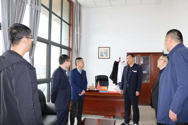 對標學習    交流經驗