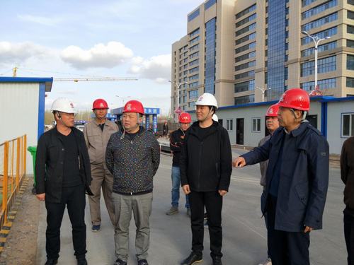 中廣實業(yè)有限公司董事長張宏權(quán)一行蒞臨陜煤建設(shè)銅煤公司金地華府項目檢查指導(dǎo)工作