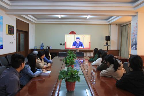 聆聽！思考！奮進(jìn)！我們都是新時代的“追夢人”