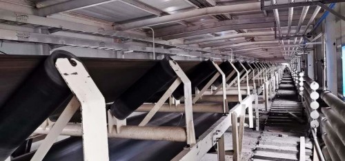 陜煤建設(shè)澄合分公司第二機(jī)電安裝隊施工的小保當(dāng)火車裝車站塊煤皮帶輸送機(jī)安裝工程再傳捷報