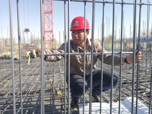 相濡以沫牽手共行，業(yè)績突出同臺受獎