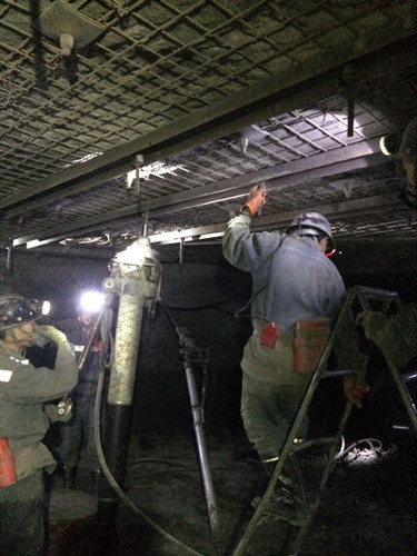 陜煤建設天工公司瑞能礦建項目部瑞能礦煤礦109機頭硐室順利貫通