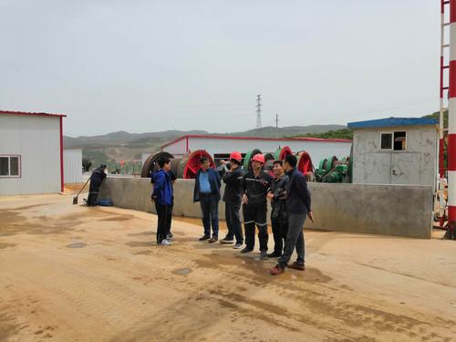 陜煤建設(shè)礦建二公司與中煤公司開(kāi)展安全生產(chǎn)標(biāo)準(zhǔn)化施工交流學(xué)習(xí)