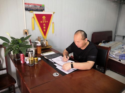 “有擔(dān)當(dāng)、有作為”的鐵軍隊長