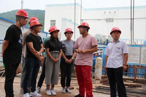 黃陵建北煤礦青年人才到建莊項(xiàng)目部參觀學(xué)習(xí)工程標(biāo)準(zhǔn)化建設(shè)