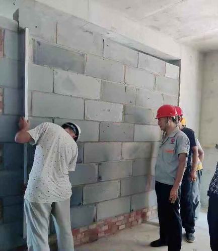 青春，在工地上綻放