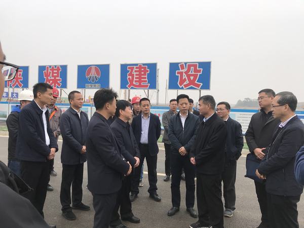 陜西省委第三督查組一行深入陜煤建設(shè)渭南分公司南京金龍電動車項目督查巡視