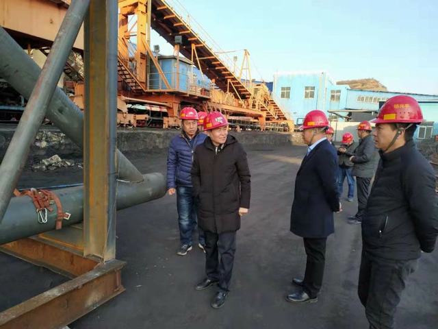 楊讓順深入陜煤建設(shè)洗選煤運營公司清水川施工現(xiàn)場檢查指導工作