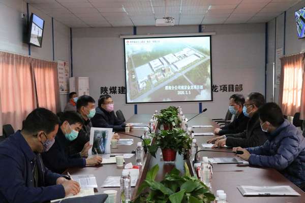 公司領(lǐng)導(dǎo)侯本英、楊讓順一行深入渭南分公司南京金龍項目檢查復(fù)工及防疫工作