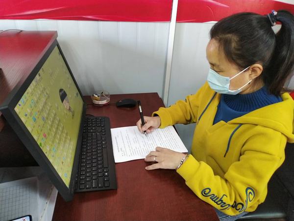 陜煤建設(shè)韓城分公司土建十二項(xiàng)目部“三八”婦女維權(quán)月巾幗維權(quán)在行動