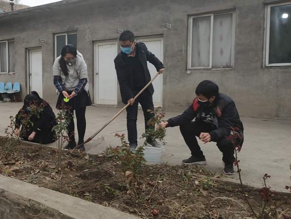 陜煤建設(shè)韓城分公司安裝四項(xiàng)目部開展義務(wù)勞動貢獻(xiàn)青春力量