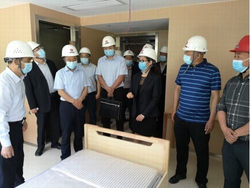 陜煤實(shí)業(yè)集團(tuán)董事長(zhǎng)胡守平、總經(jīng)理劉文蒞臨西煤機(jī)養(yǎng)老院項(xiàng)目部檢查指導(dǎo)工作