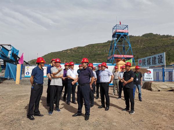 陜煤集團(tuán)領(lǐng)導(dǎo)蒞臨陜煤建設(shè)礦建二公司王峰項(xiàng)目部檢查指導(dǎo)工作