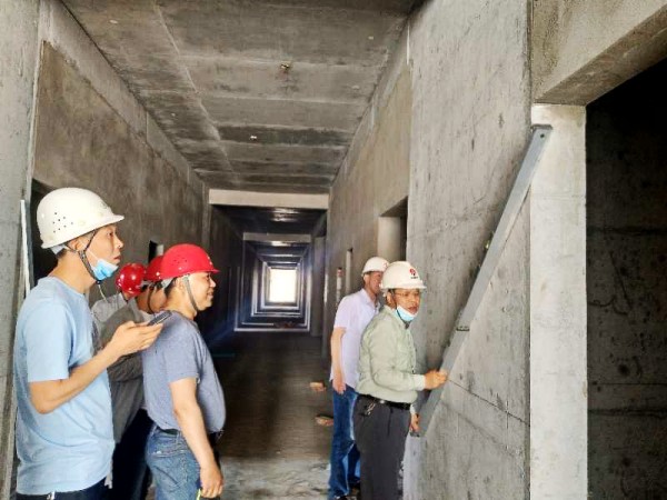 陜煤建設(shè)澄合分公司承建的曹家灘4#公寓樓工程一次性通過主體驗(yàn)收