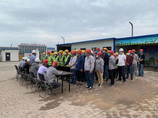 陜煤建設(shè)澄合分公司線上線下聯(lián)動(dòng)開展“安全生產(chǎn)宣傳咨詢?nèi)铡被顒?dòng)