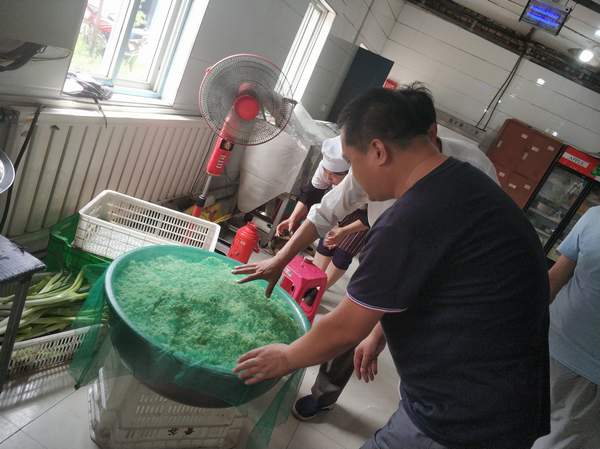 陜煤建設(shè)掘進公司：吃住行三駕并驅(qū) 讓員工幸福工作