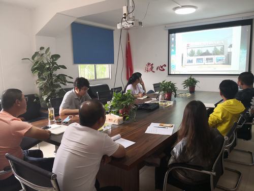 陜煤建設(shè)路橋分公司“送教上門”加強(qiáng)項(xiàng)目企業(yè)標(biāo)識(shí)工作