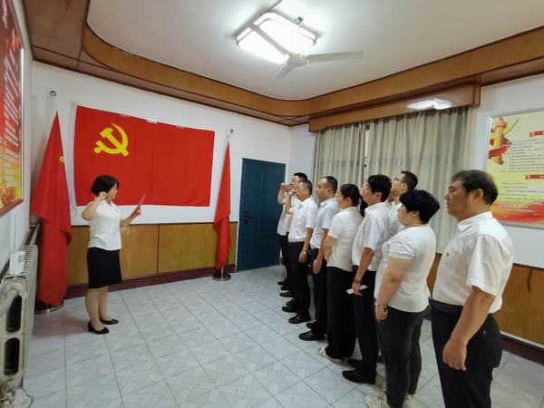 陜煤建設(shè)設(shè)備租賃中心開(kāi)展系列活動(dòng)慶祝建黨99周年