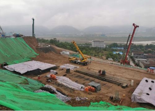 陜煤建設(shè)咸陽分公司：彬州市銀西高鐵東站前廣場(chǎng)施工小記